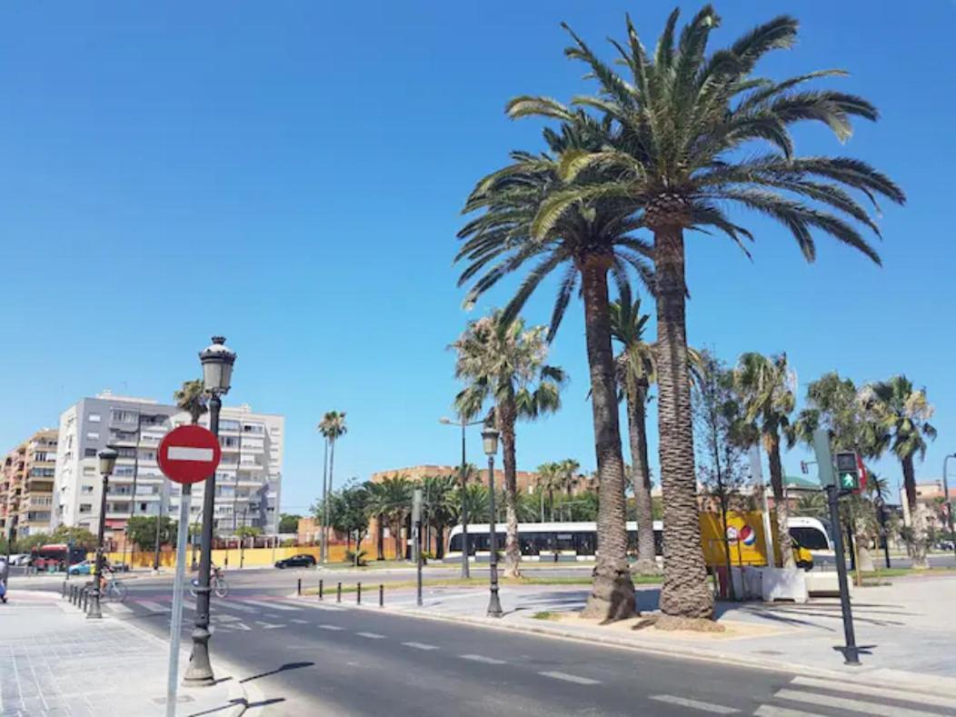 Reina Playa Apartment Valencia Exterior foto