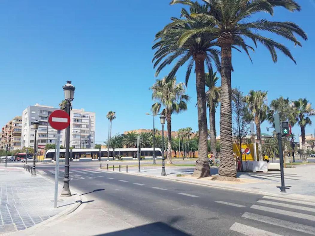 Reina Playa Apartment Valencia Exterior foto